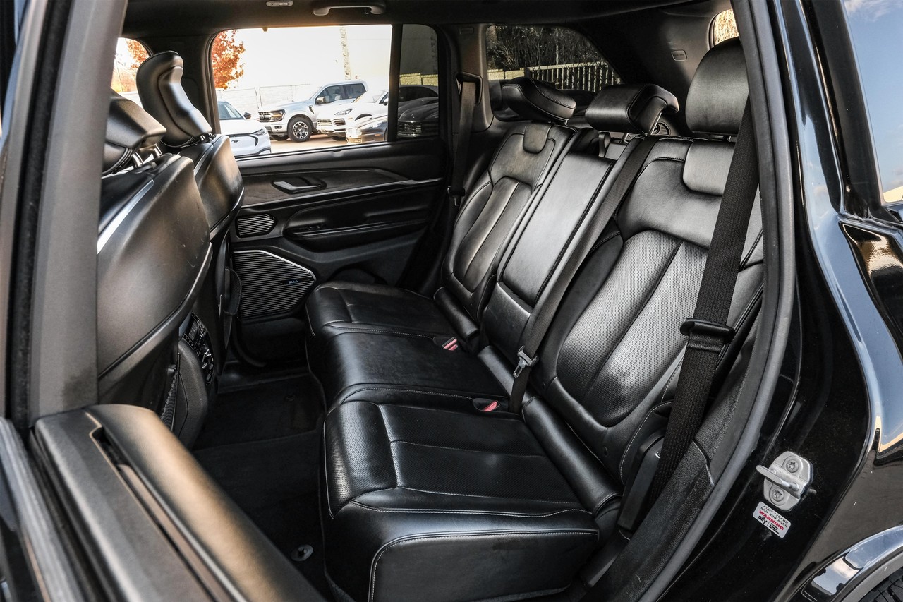 Jeep Grand Cherokee 4xe Vehicle Main Gallery Image 47