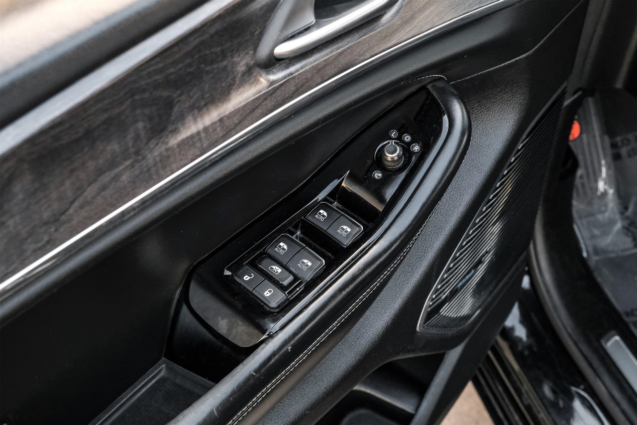 Jeep Grand Cherokee 4xe Vehicle Main Gallery Image 51