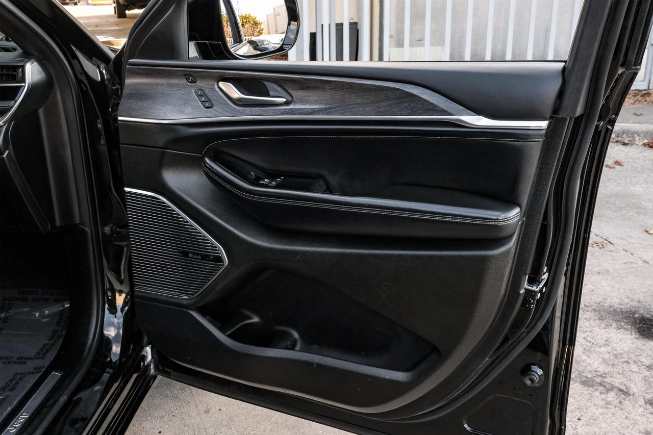 Jeep Grand Cherokee 4xe Vehicle Main Gallery Image 54