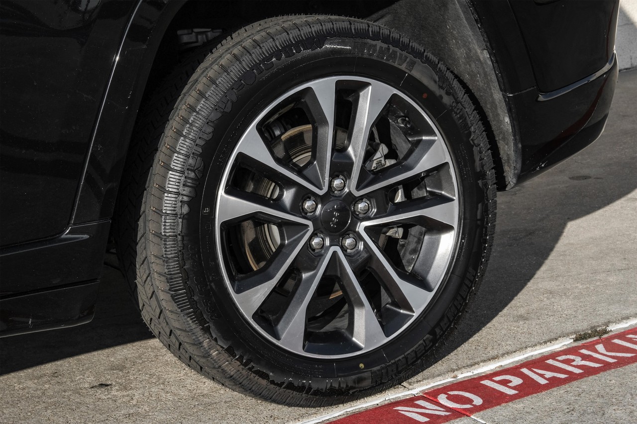 Jeep Grand Cherokee 4xe Vehicle Main Gallery Image 70