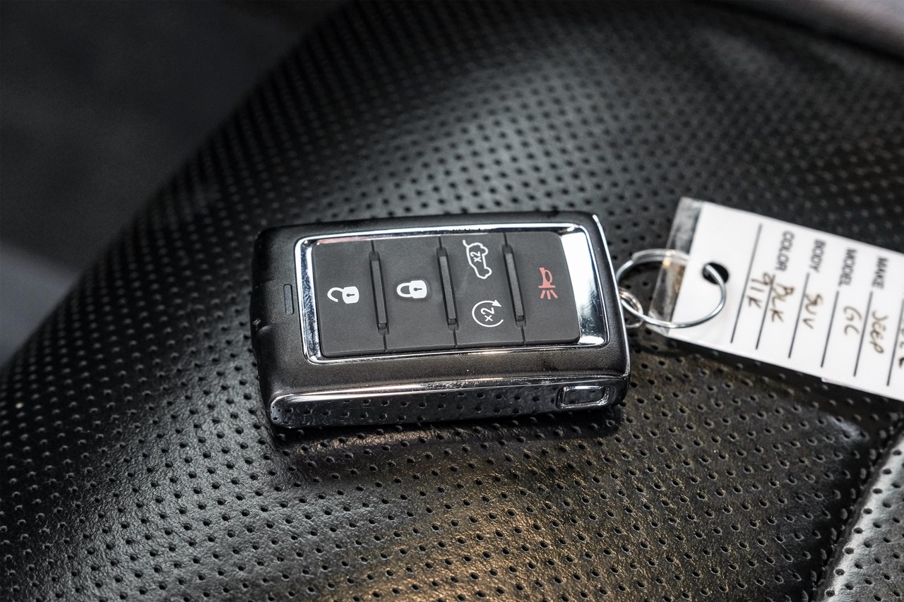 Jeep Grand Cherokee 4xe Vehicle Main Gallery Image 72