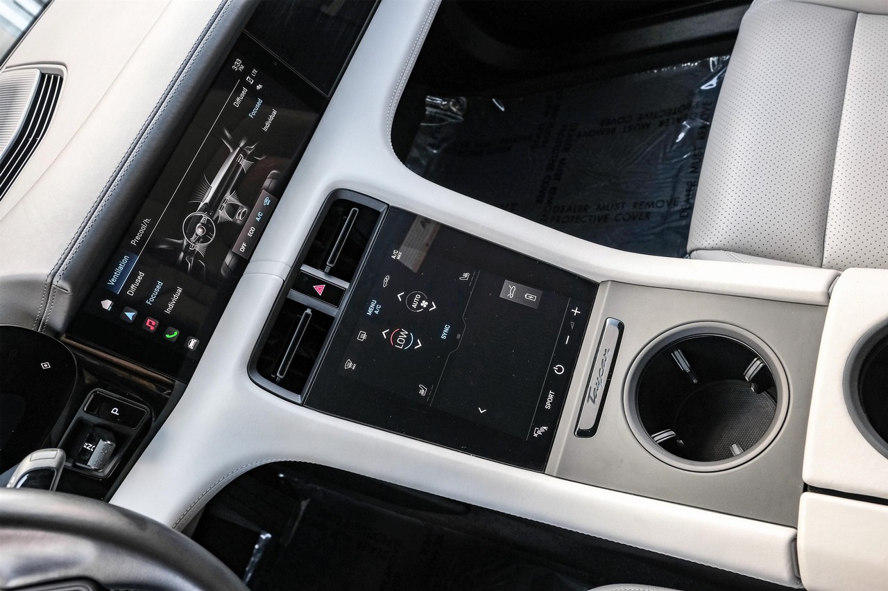 Porsche Taycan Vehicle Main Gallery Image 22