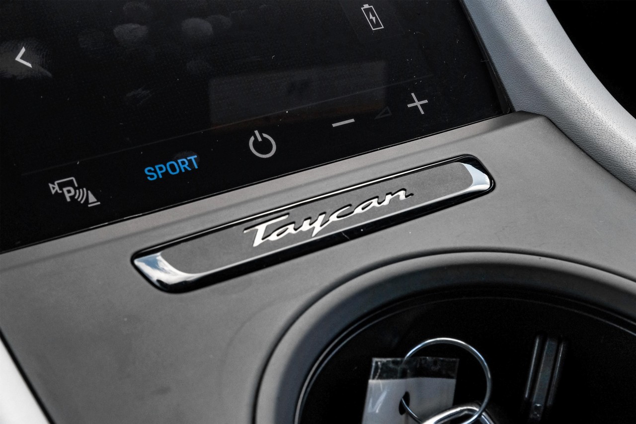 Porsche Taycan Vehicle Main Gallery Image 23