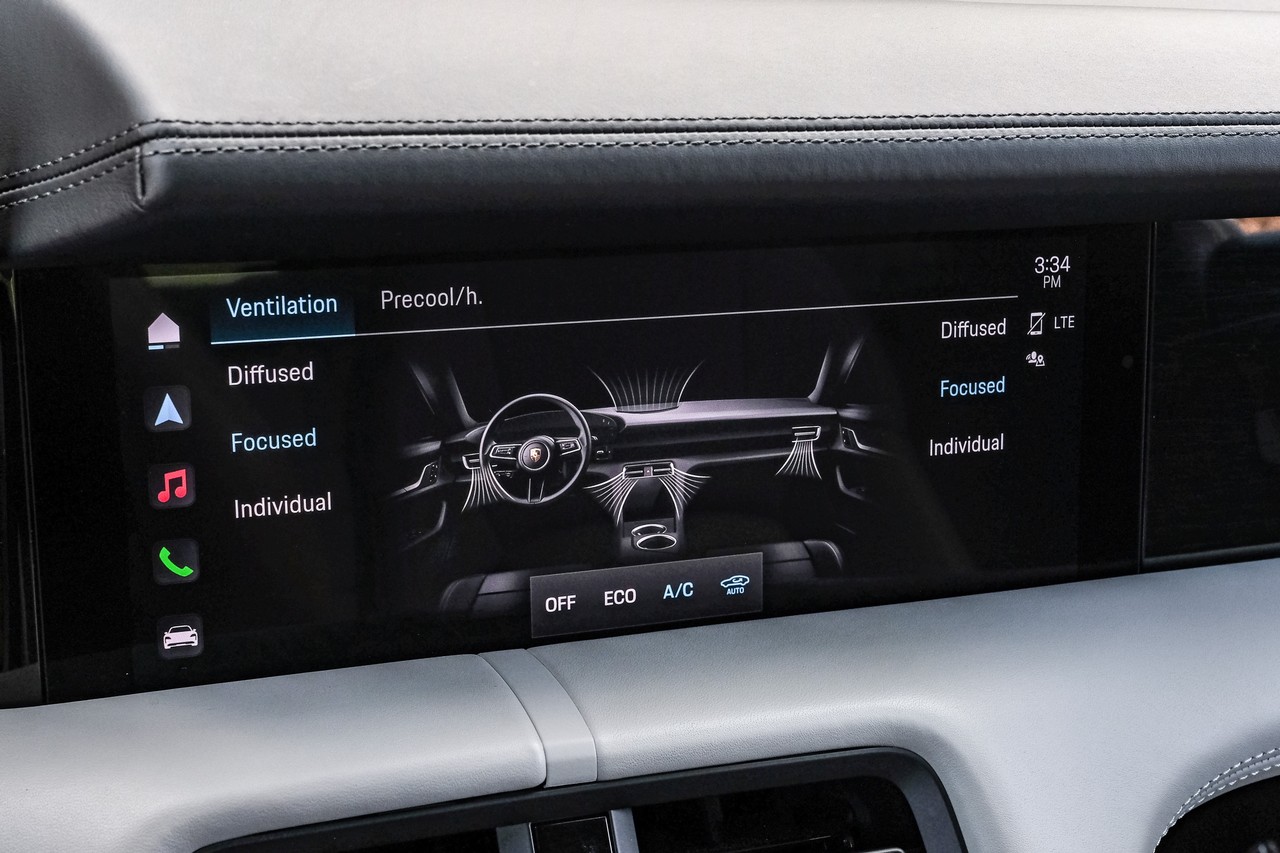 Porsche Taycan Vehicle Main Gallery Image 29