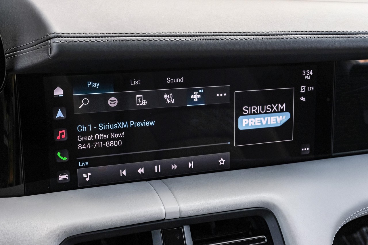 Porsche Taycan Vehicle Main Gallery Image 30