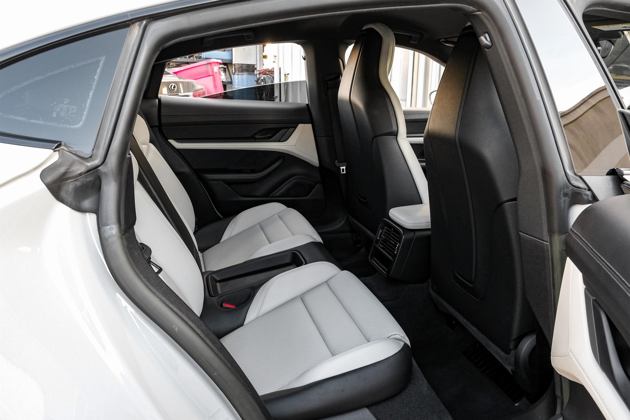 Porsche Taycan Vehicle Main Gallery Image 38