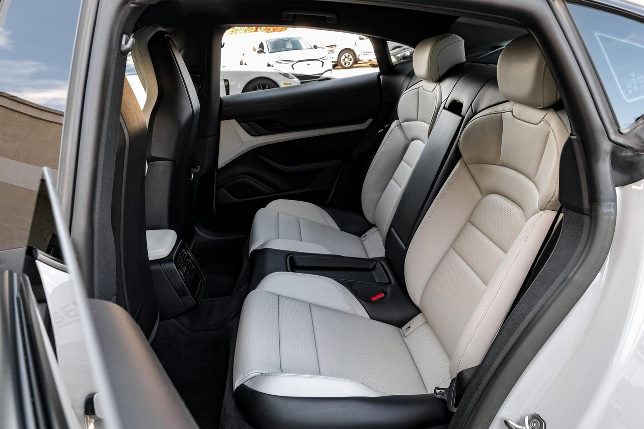 Porsche Taycan Vehicle Main Gallery Image 41