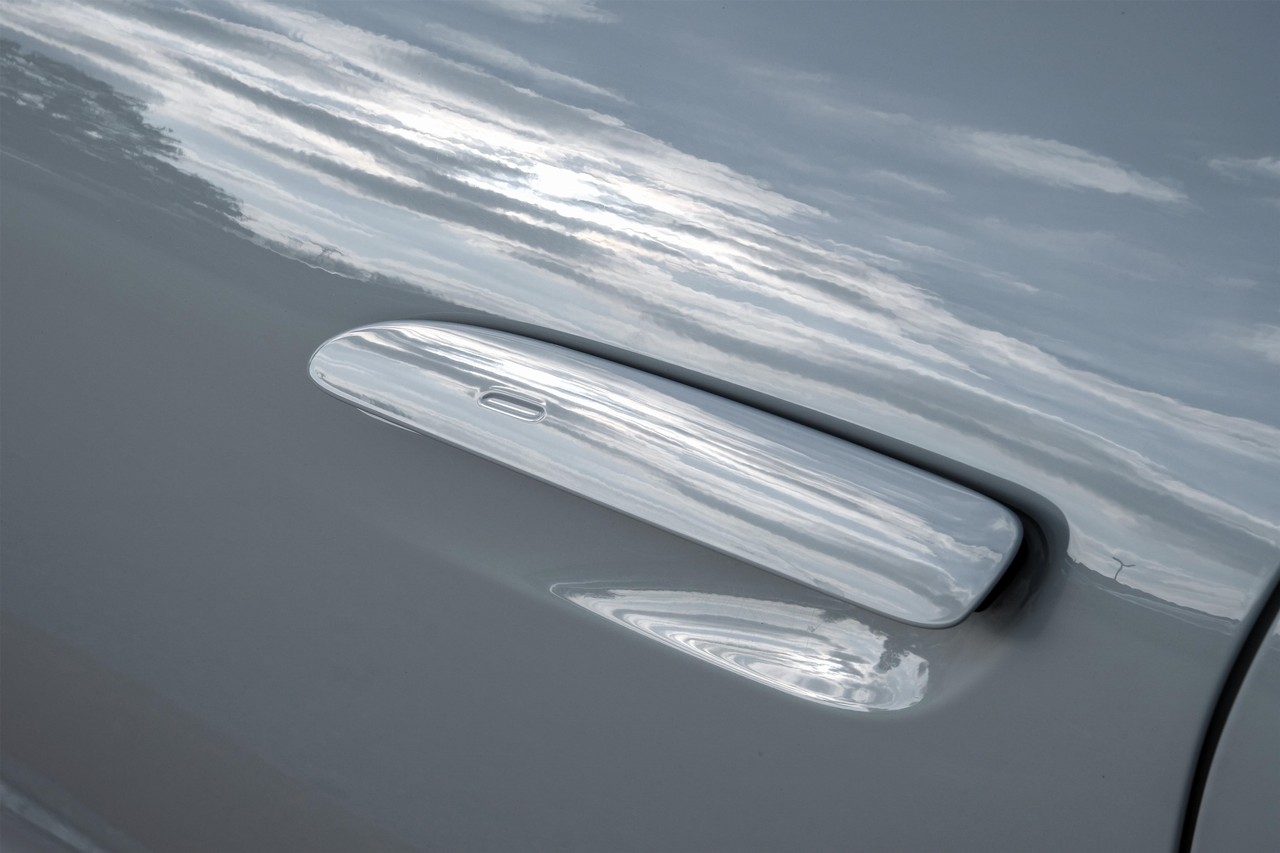 Porsche Taycan Vehicle Main Gallery Image 42