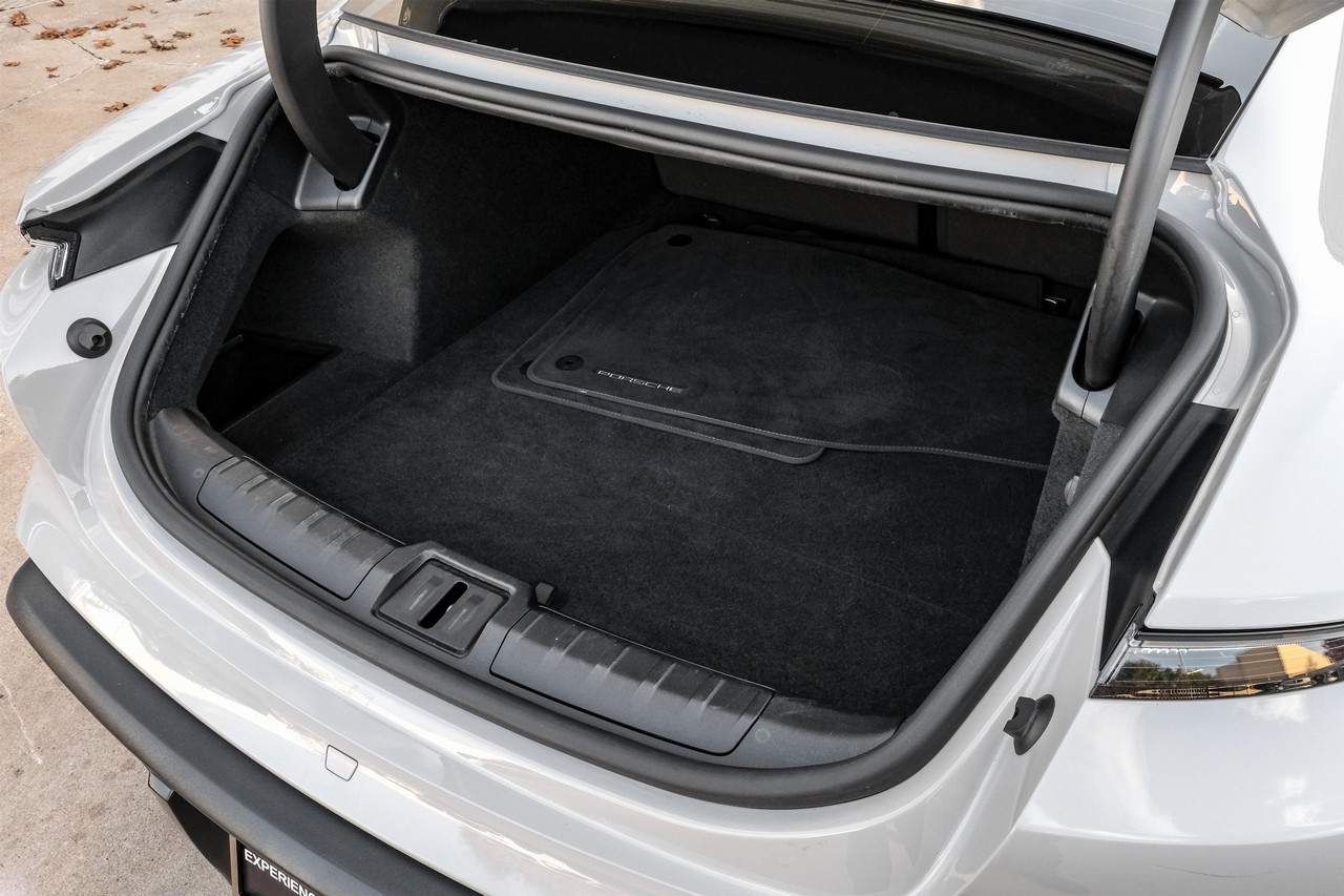 Porsche Taycan Vehicle Main Gallery Image 56