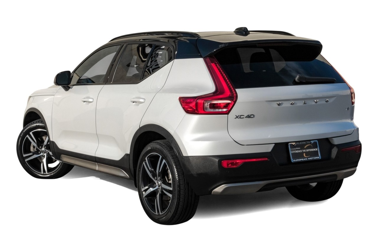 Volvo XC40 Vehicle Main Gallery Image 11