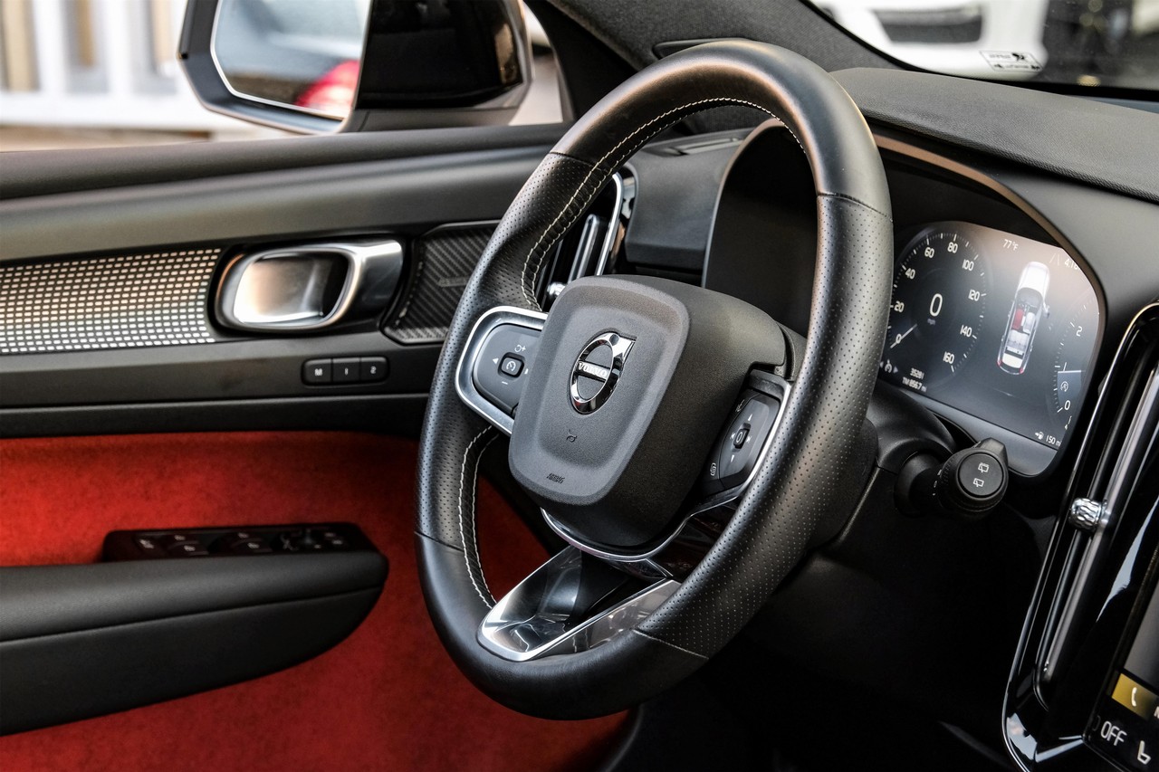 Volvo XC40 Vehicle Main Gallery Image 14