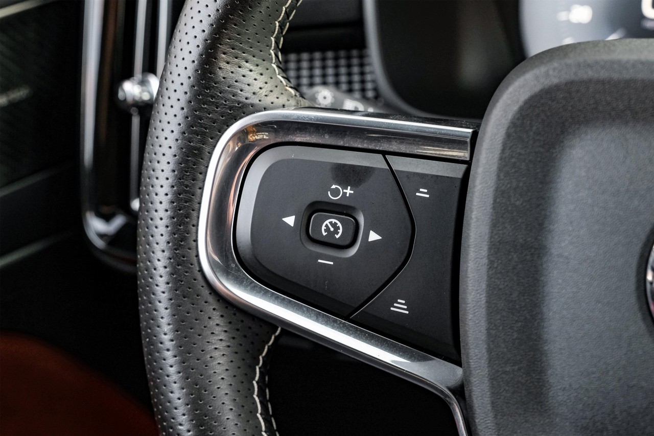 Volvo XC40 Vehicle Main Gallery Image 17