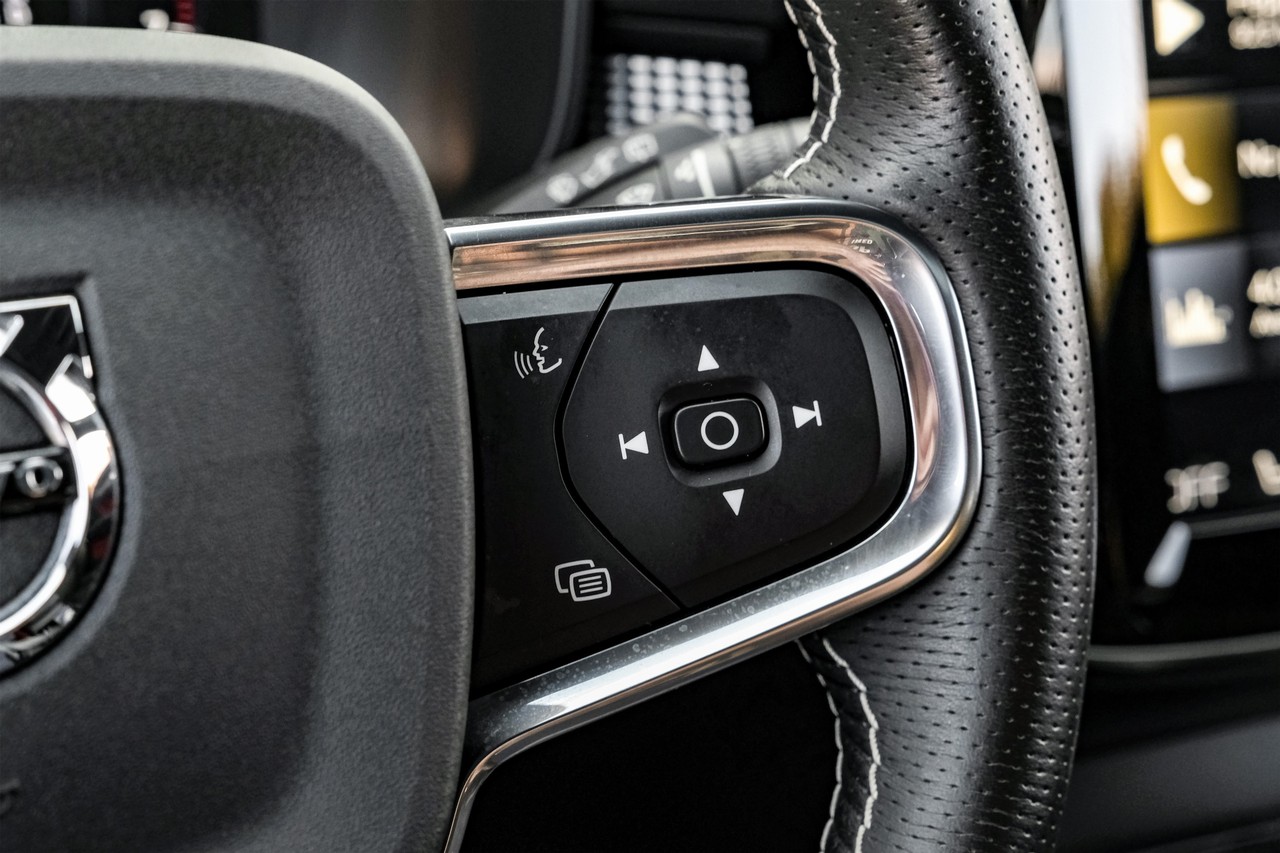 Volvo XC40 Vehicle Main Gallery Image 18