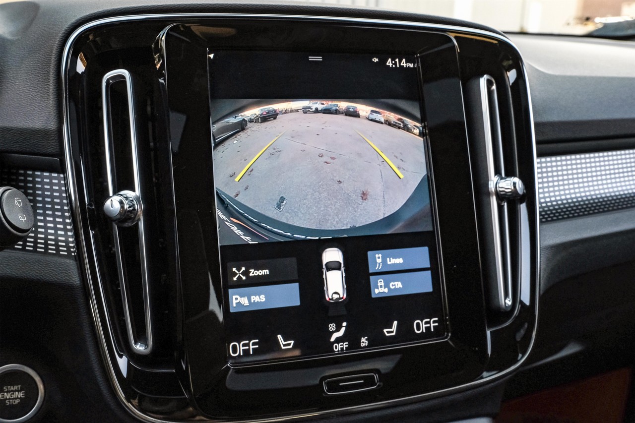 Volvo XC40 Vehicle Main Gallery Image 29