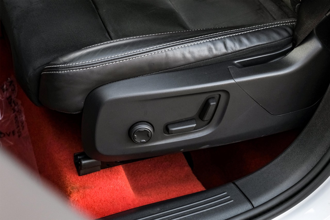 Volvo XC40 Vehicle Main Gallery Image 35