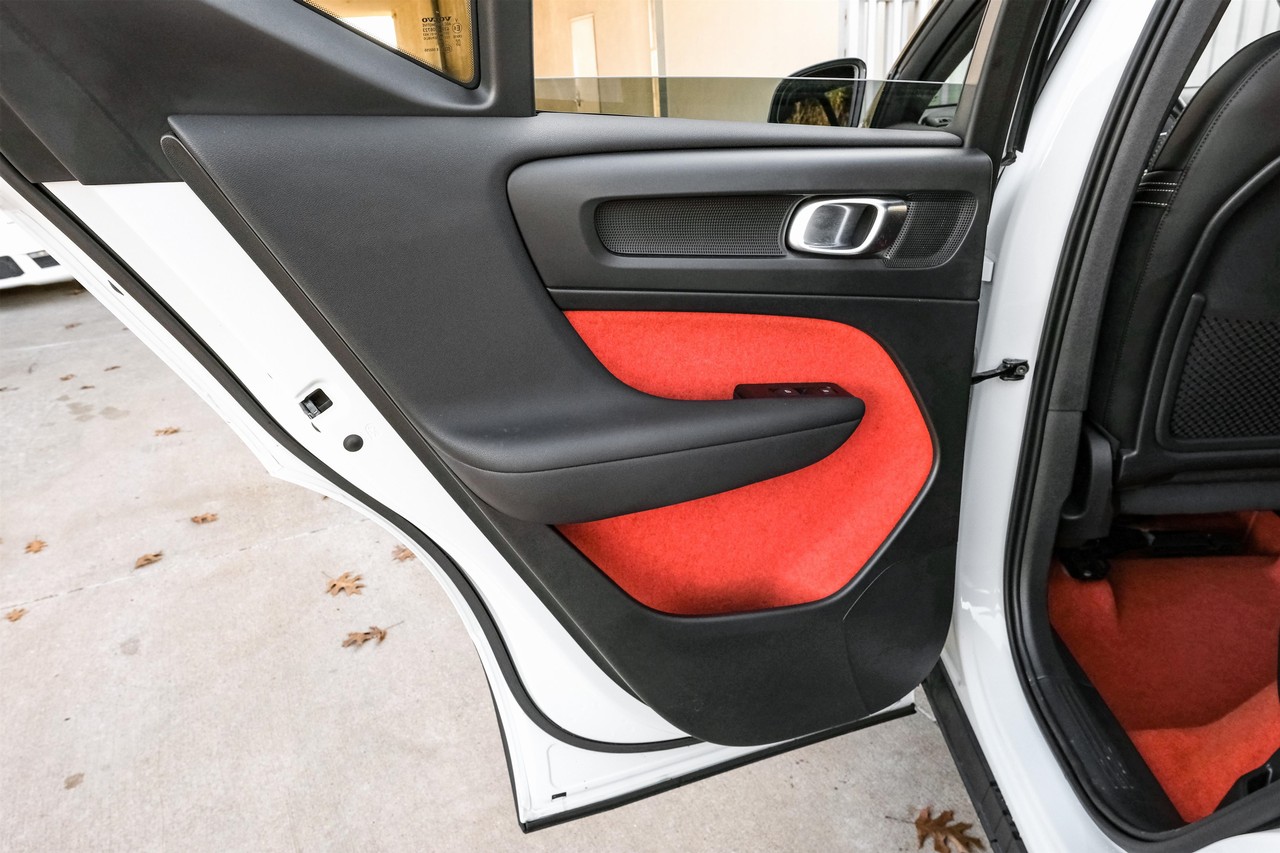 Volvo XC40 Vehicle Main Gallery Image 51