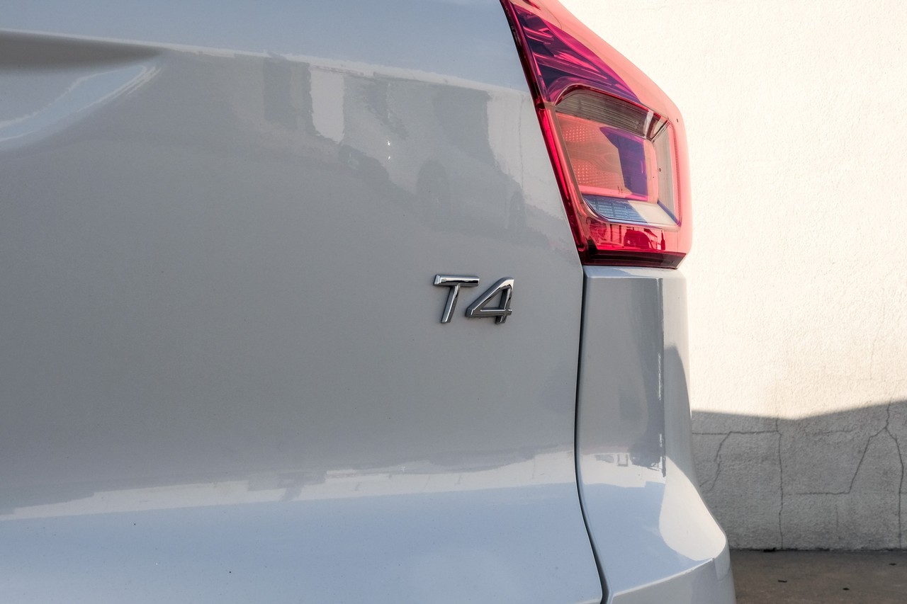 Volvo XC40 Vehicle Main Gallery Image 57