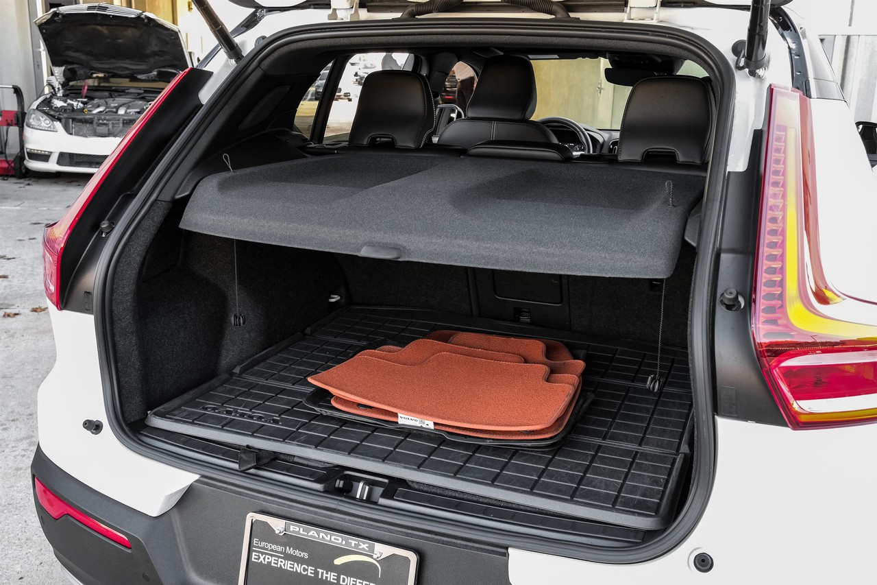 Volvo XC40 Vehicle Main Gallery Image 58