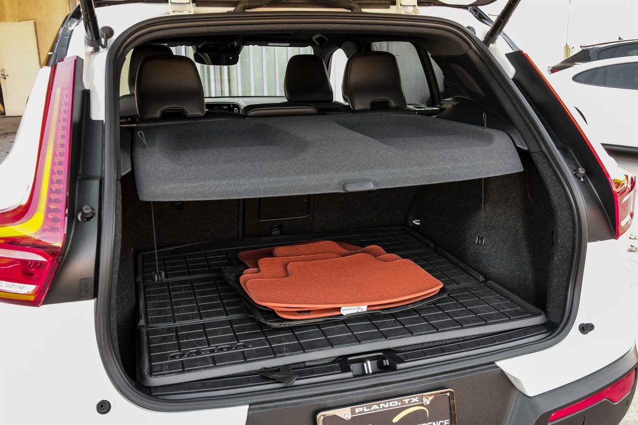 Volvo XC40 Vehicle Main Gallery Image 59