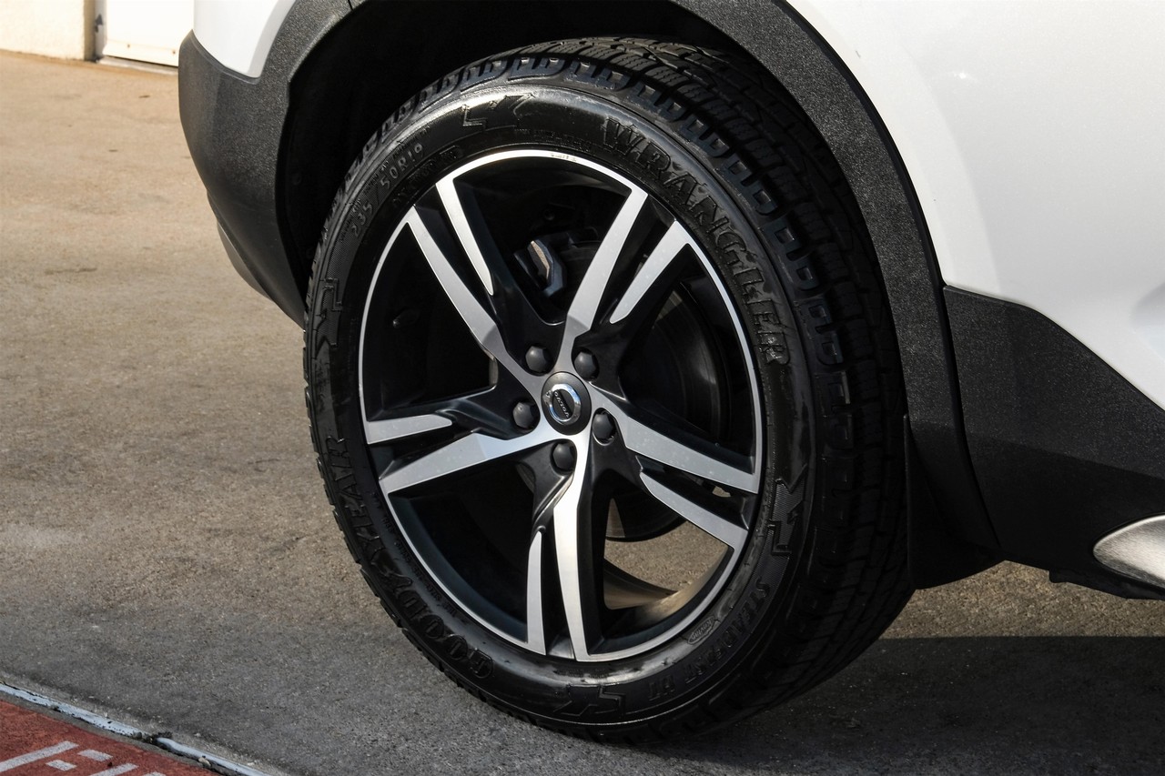 Volvo XC40 Vehicle Main Gallery Image 61