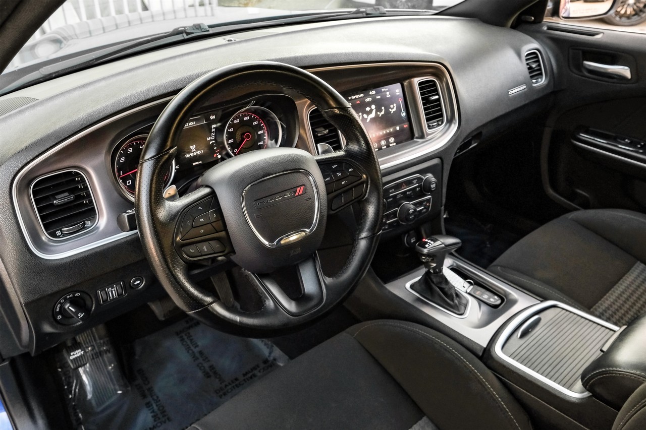Dodge Charger Vehicle Main Gallery Image 03