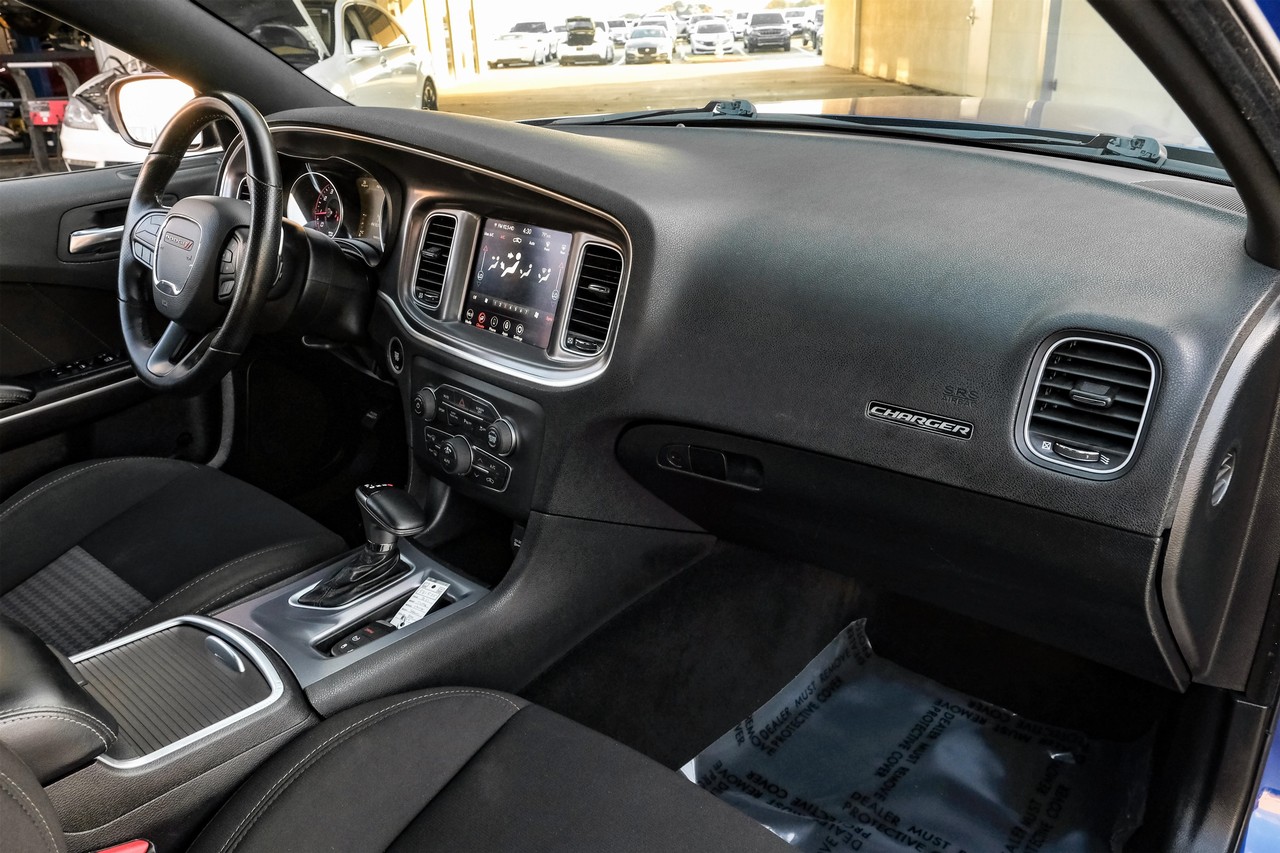 Dodge Charger Vehicle Main Gallery Image 12