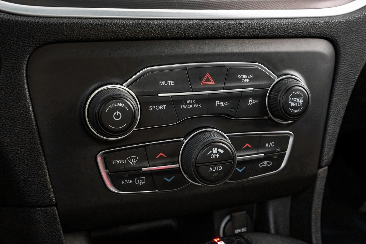 Dodge Charger Vehicle Main Gallery Image 24