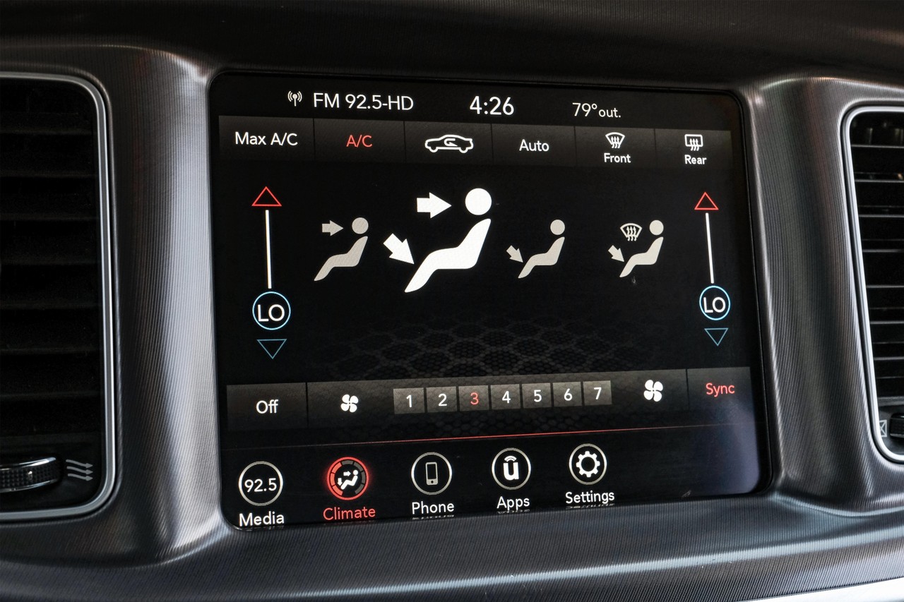 Dodge Charger Vehicle Main Gallery Image 29