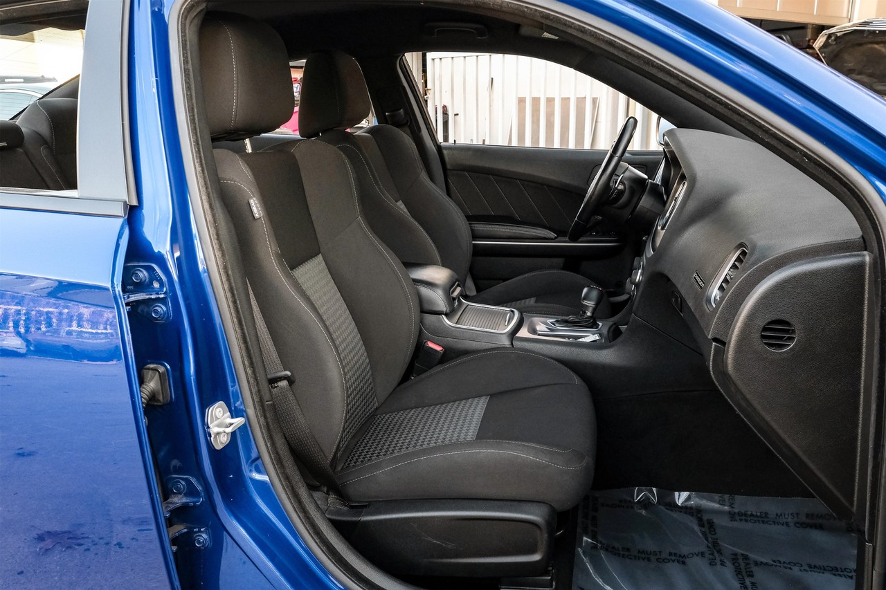 Dodge Charger Vehicle Main Gallery Image 36