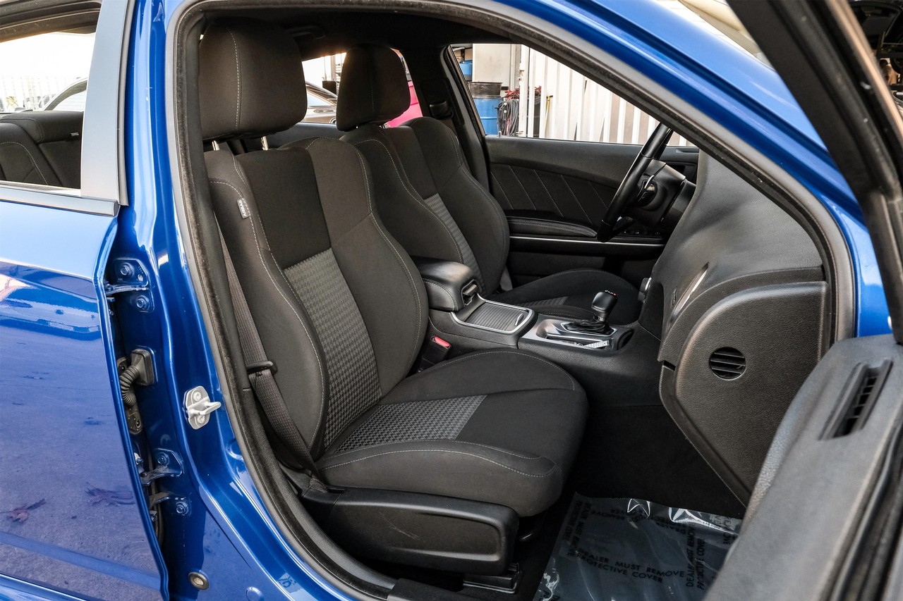 Dodge Charger Vehicle Main Gallery Image 37