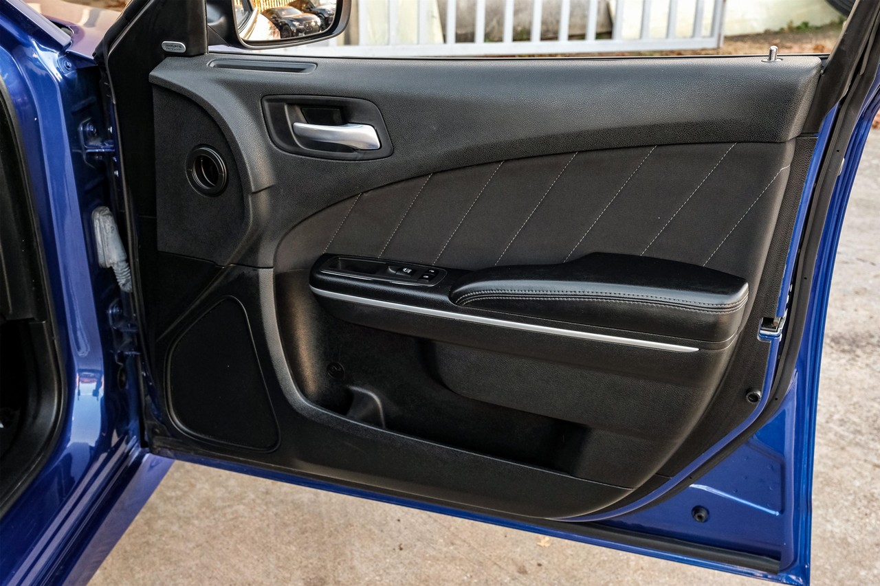 Dodge Charger Vehicle Main Gallery Image 47
