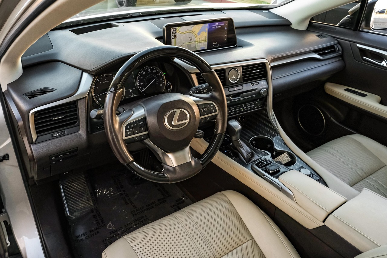 Lexus RX Vehicle Main Gallery Image 03