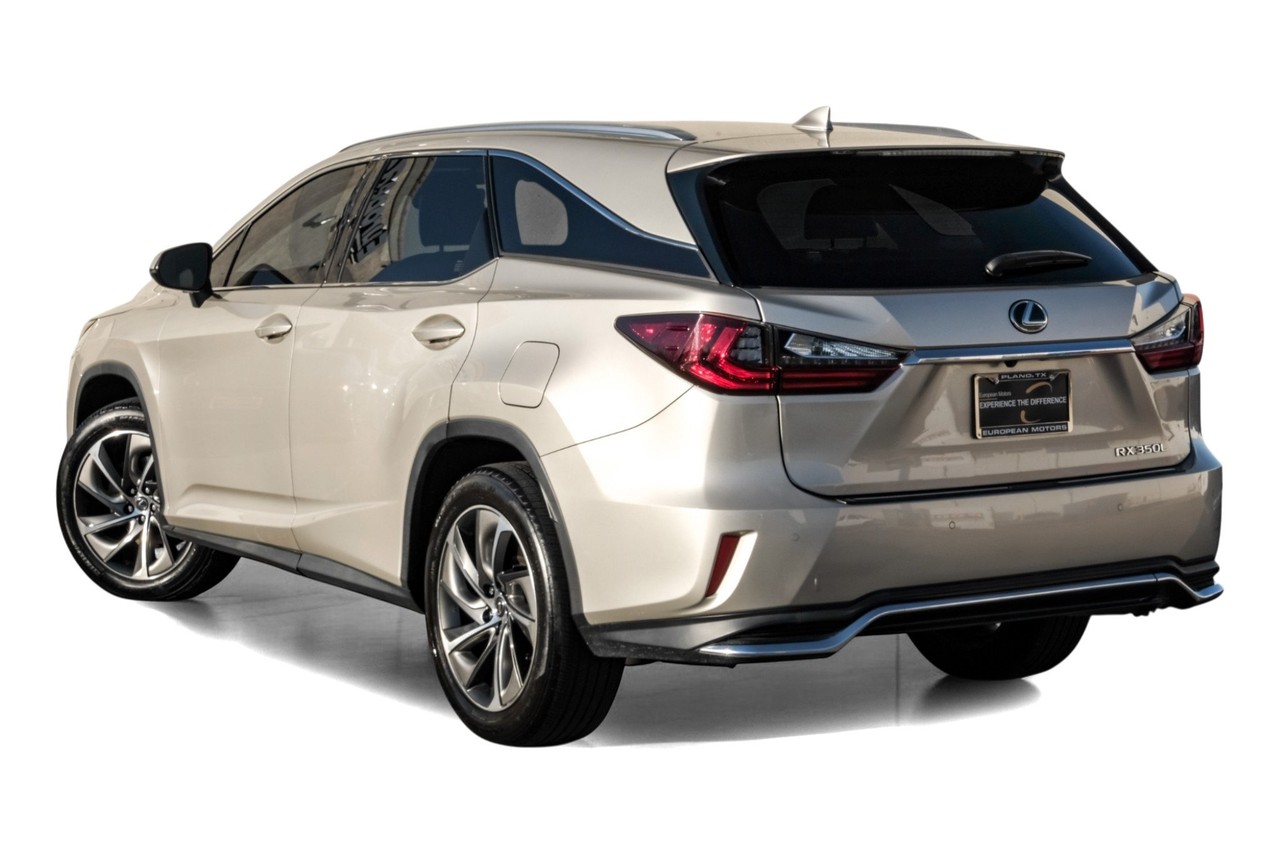 Lexus RX Vehicle Main Gallery Image 11