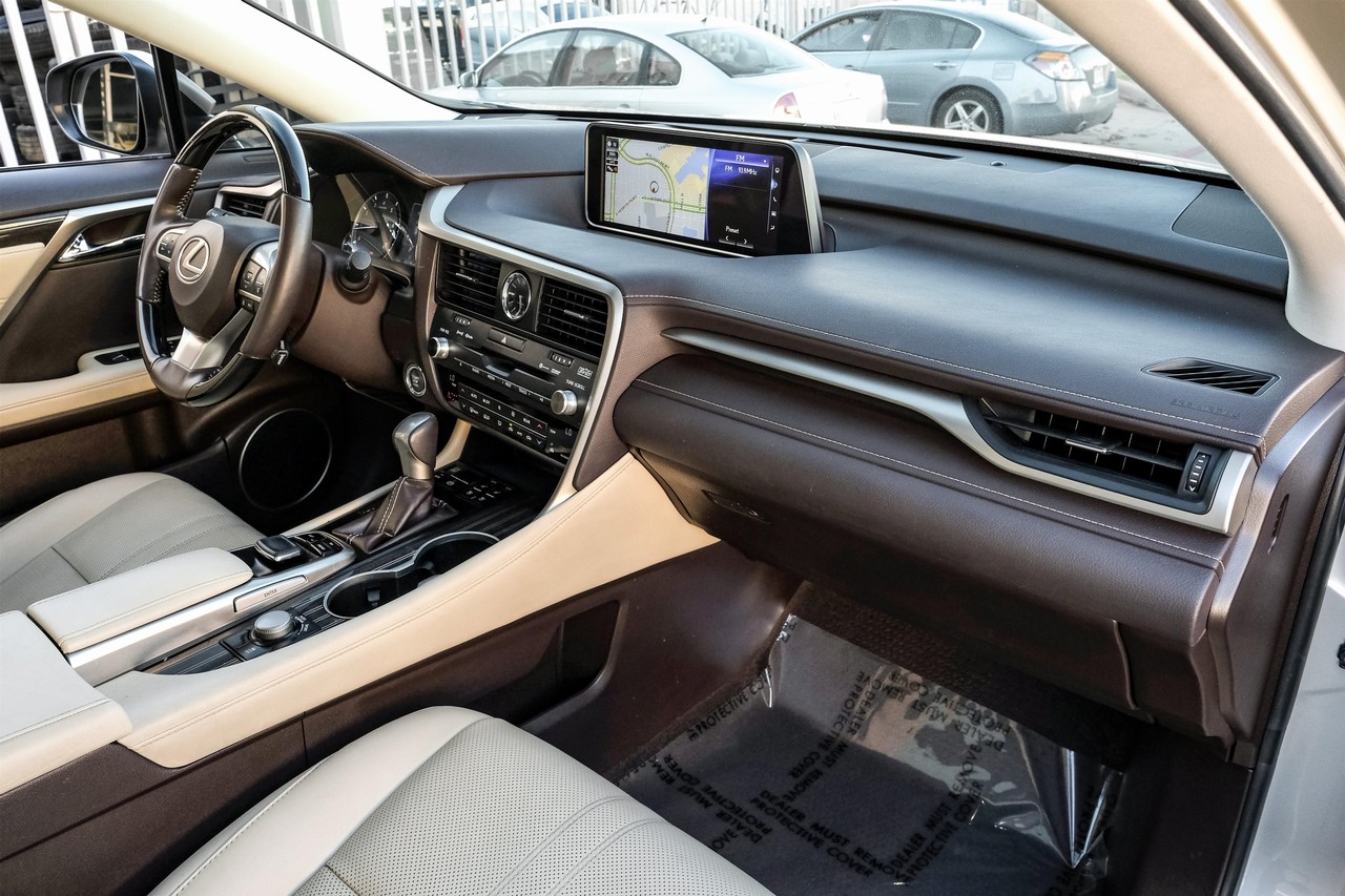 Lexus RX Vehicle Main Gallery Image 13