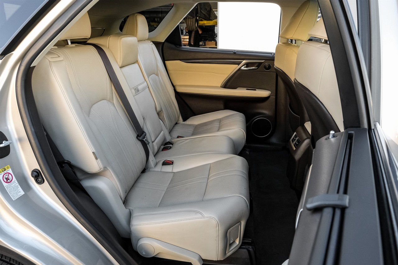 Lexus RX Vehicle Main Gallery Image 38