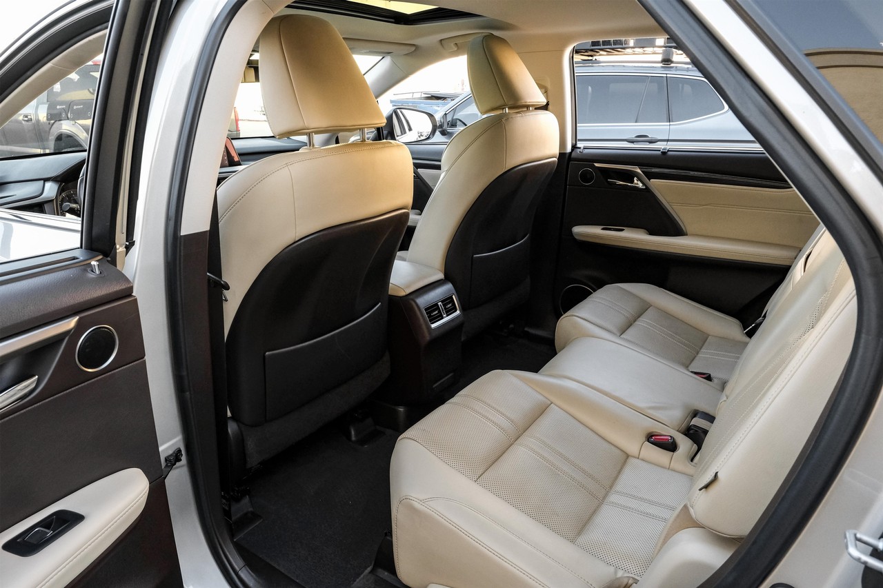 Lexus RX Vehicle Main Gallery Image 41