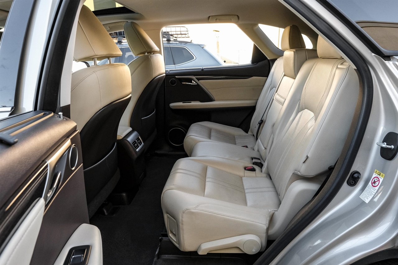 Lexus RX Vehicle Main Gallery Image 42