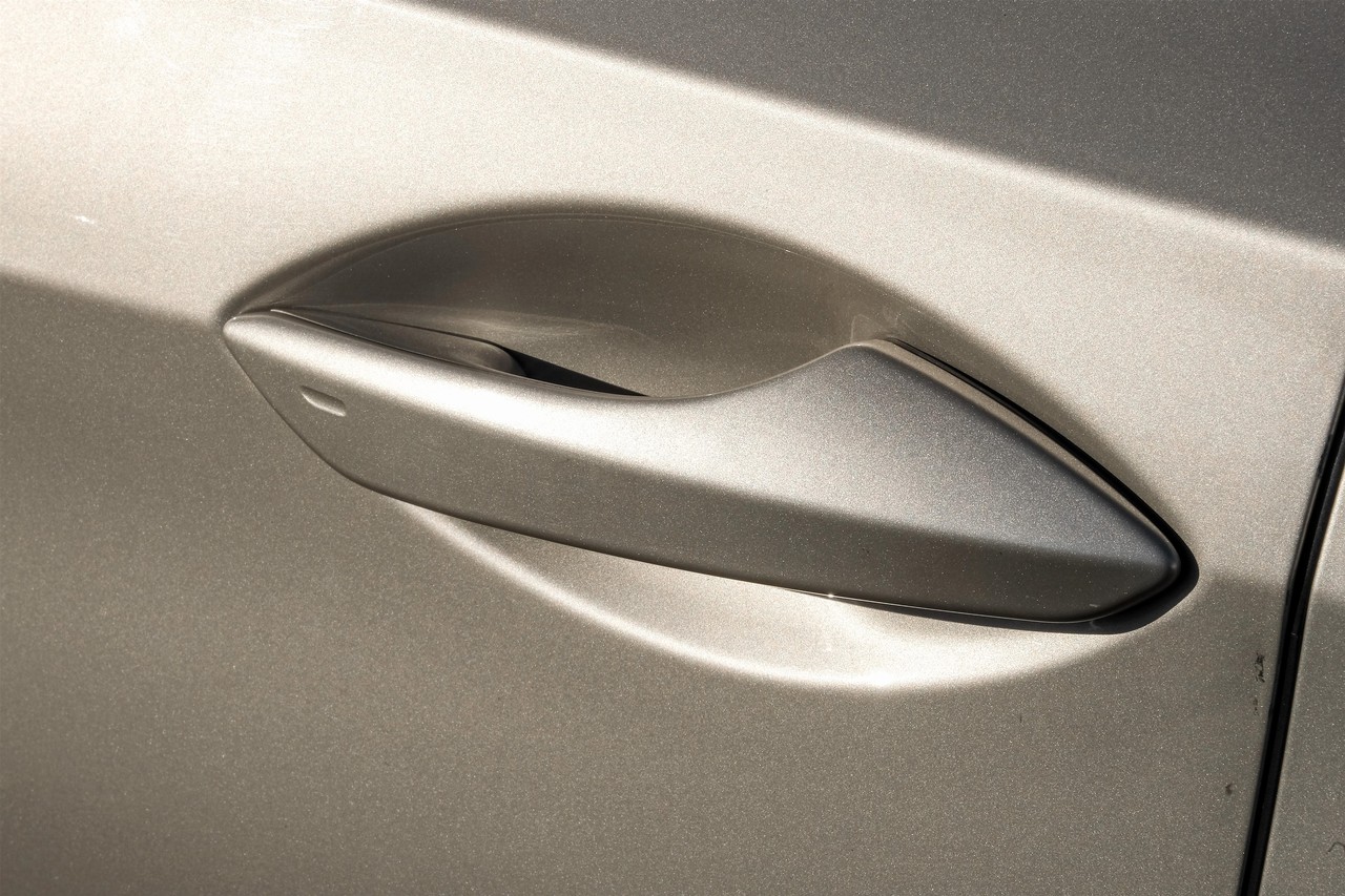 Lexus RX Vehicle Main Gallery Image 44