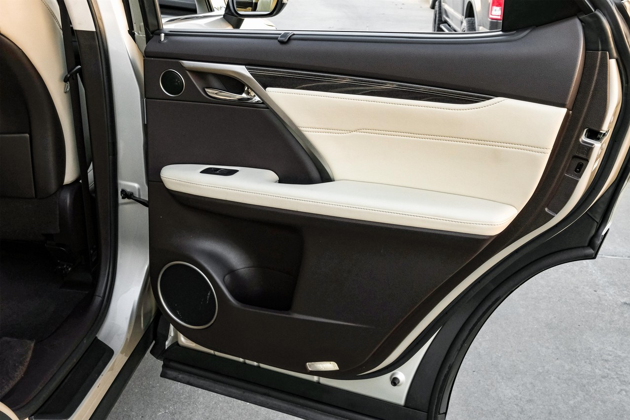 Lexus RX Vehicle Main Gallery Image 50