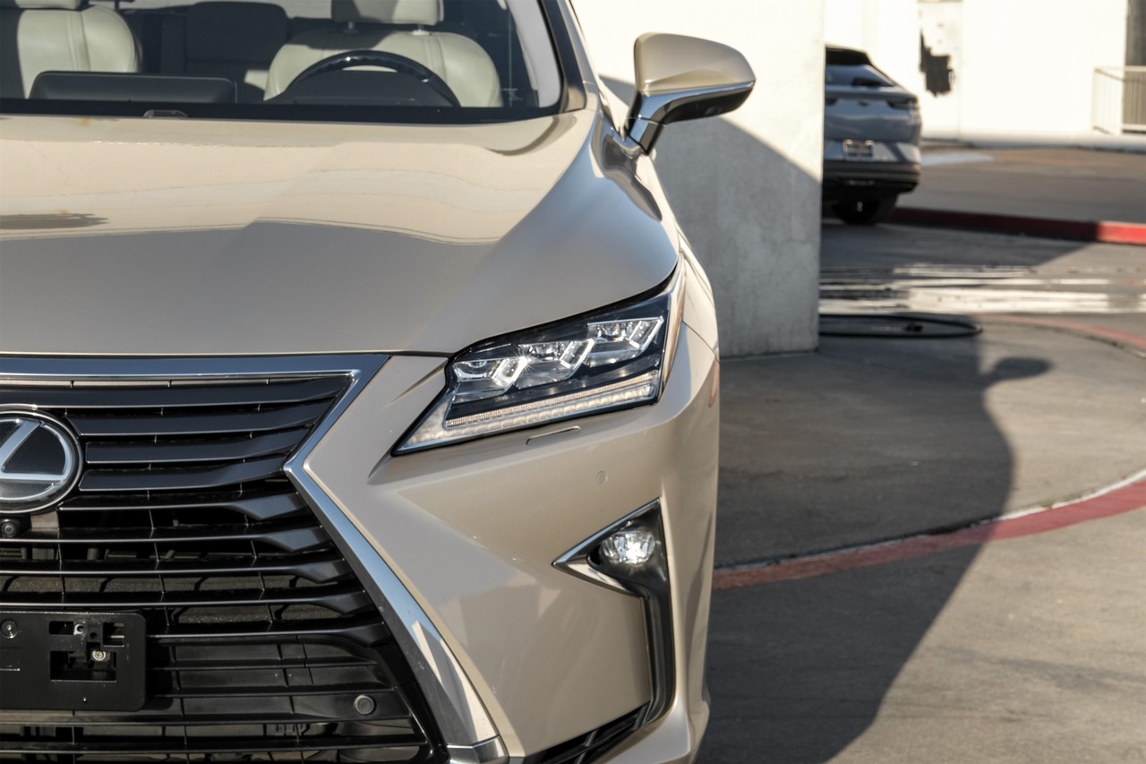 Lexus RX Vehicle Main Gallery Image 51