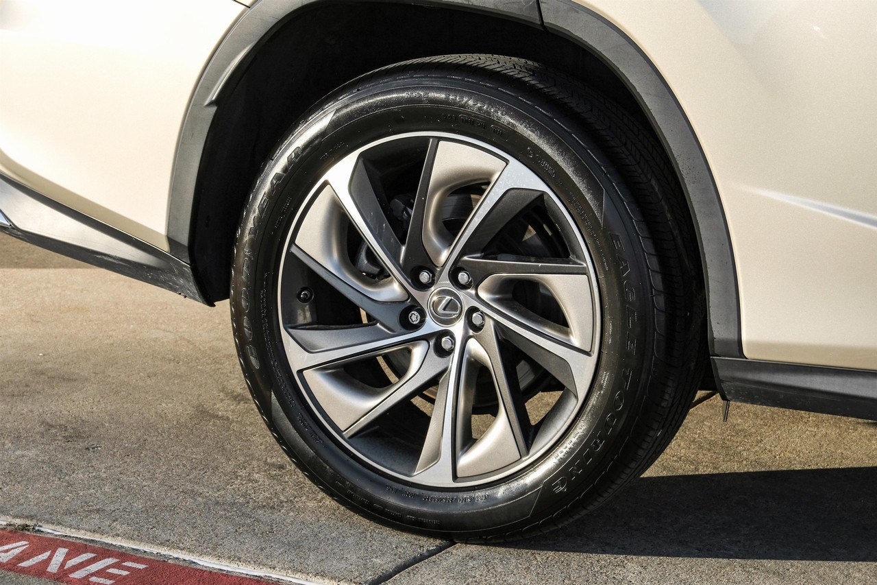 Lexus RX Vehicle Main Gallery Image 57