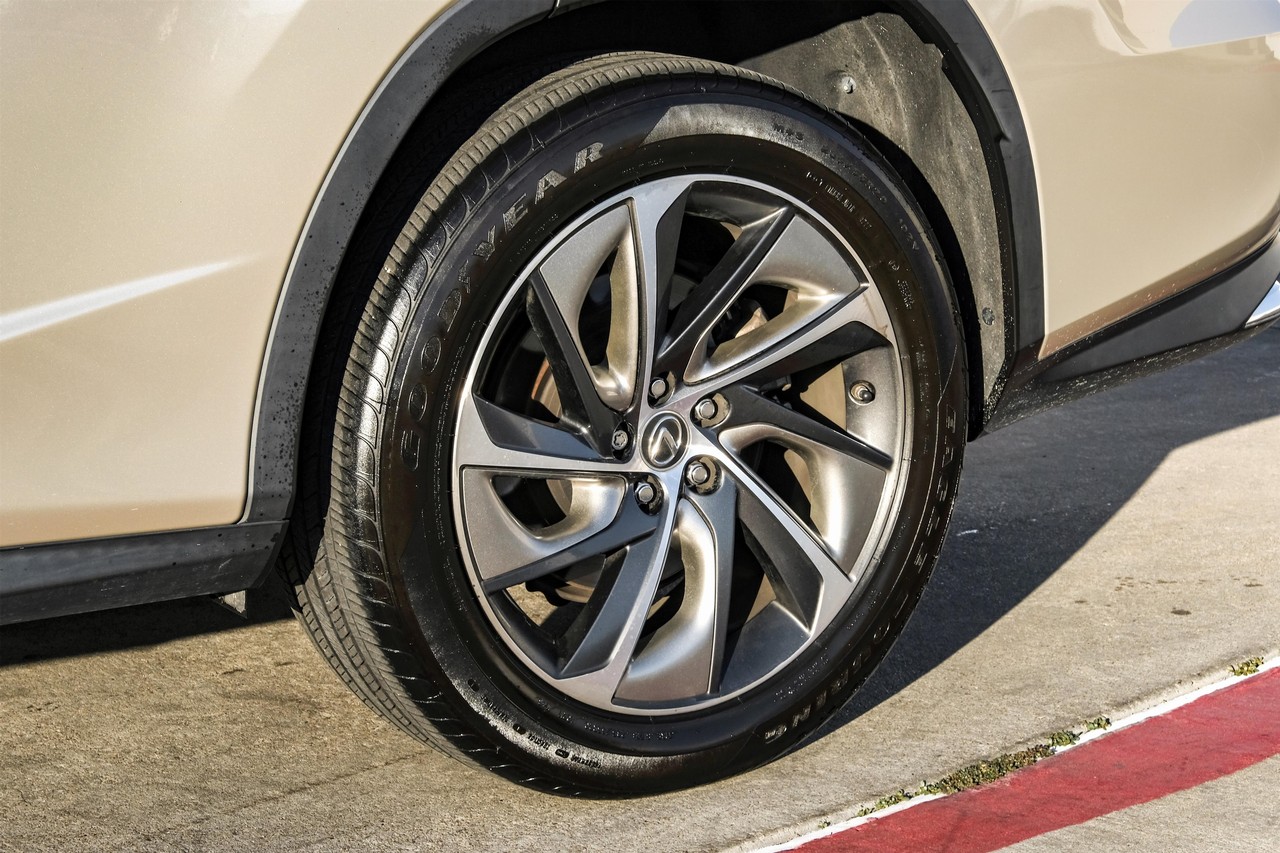 Lexus RX Vehicle Main Gallery Image 59