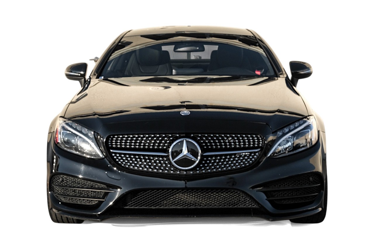 Mercedes-Benz C-Class Vehicle Main Gallery Image 06