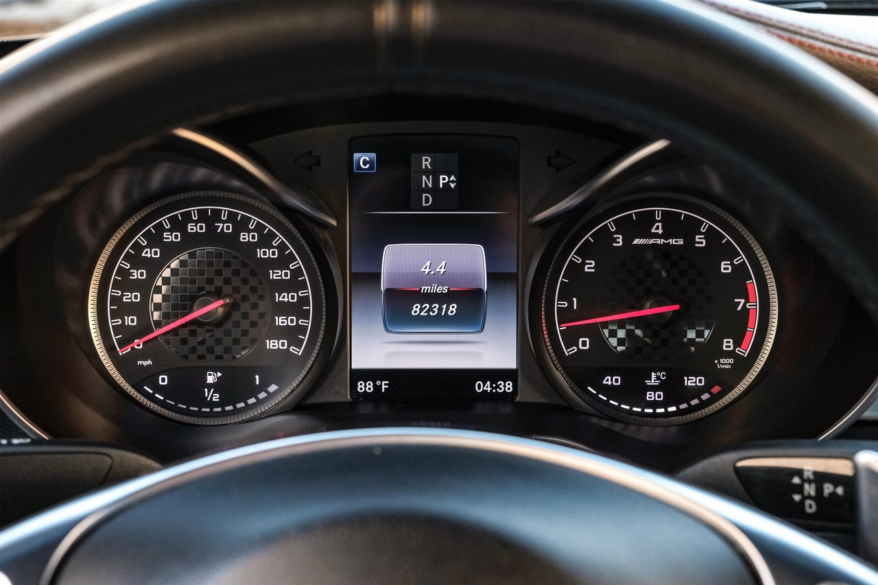 Mercedes-Benz C-Class Vehicle Main Gallery Image 18