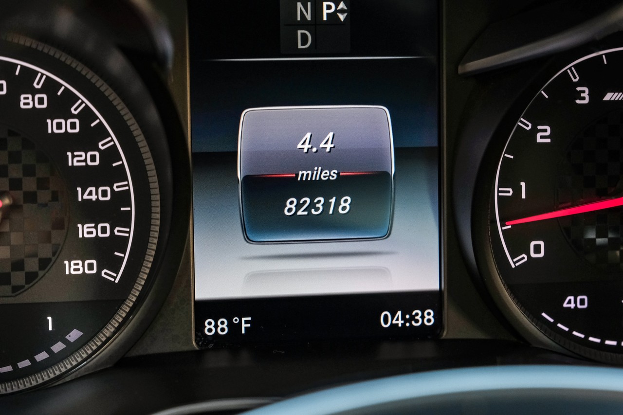 Mercedes-Benz C-Class Vehicle Main Gallery Image 19