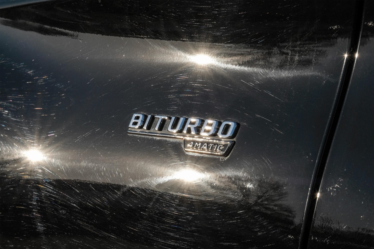 Mercedes-Benz C-Class Vehicle Main Gallery Image 47