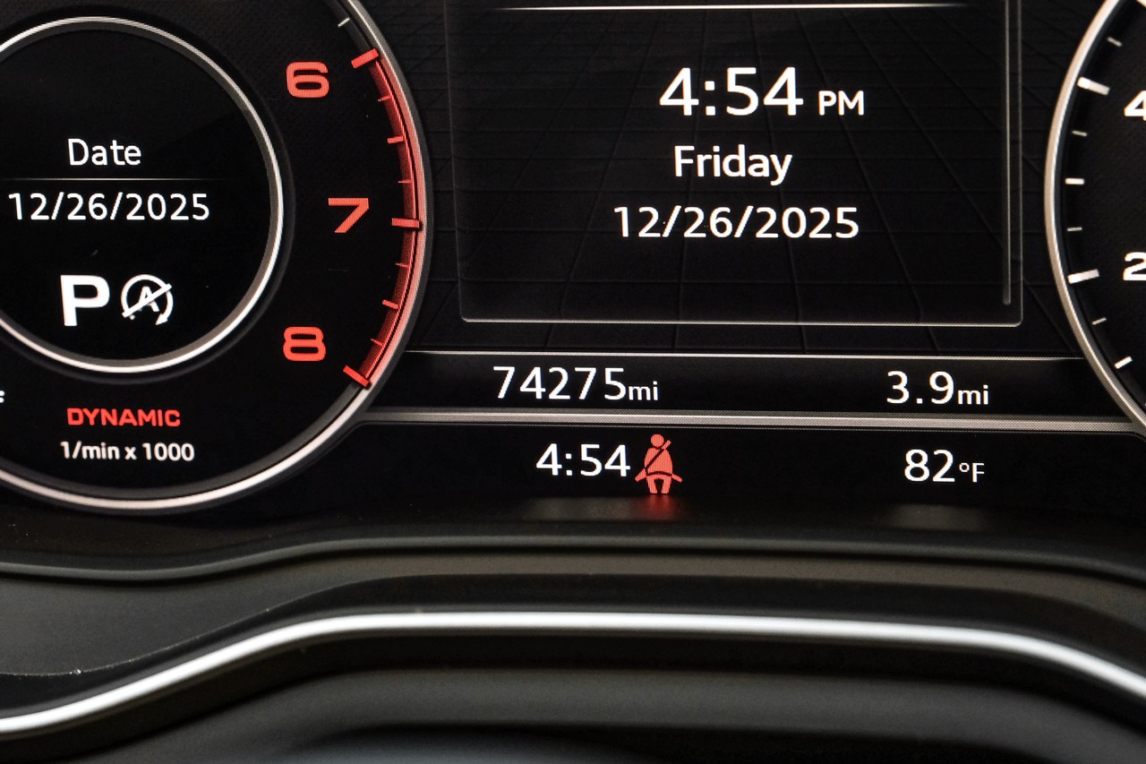 Audi A4 Vehicle Main Gallery Image 19