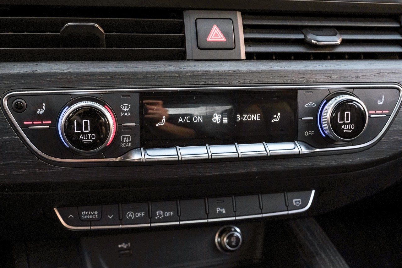 Audi A4 Vehicle Main Gallery Image 24