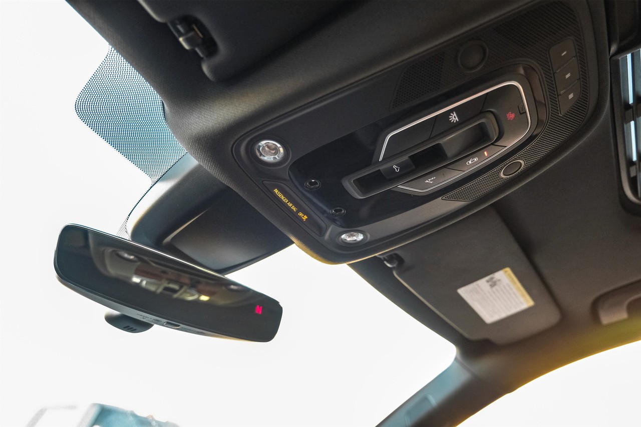 Audi A4 Vehicle Main Gallery Image 28