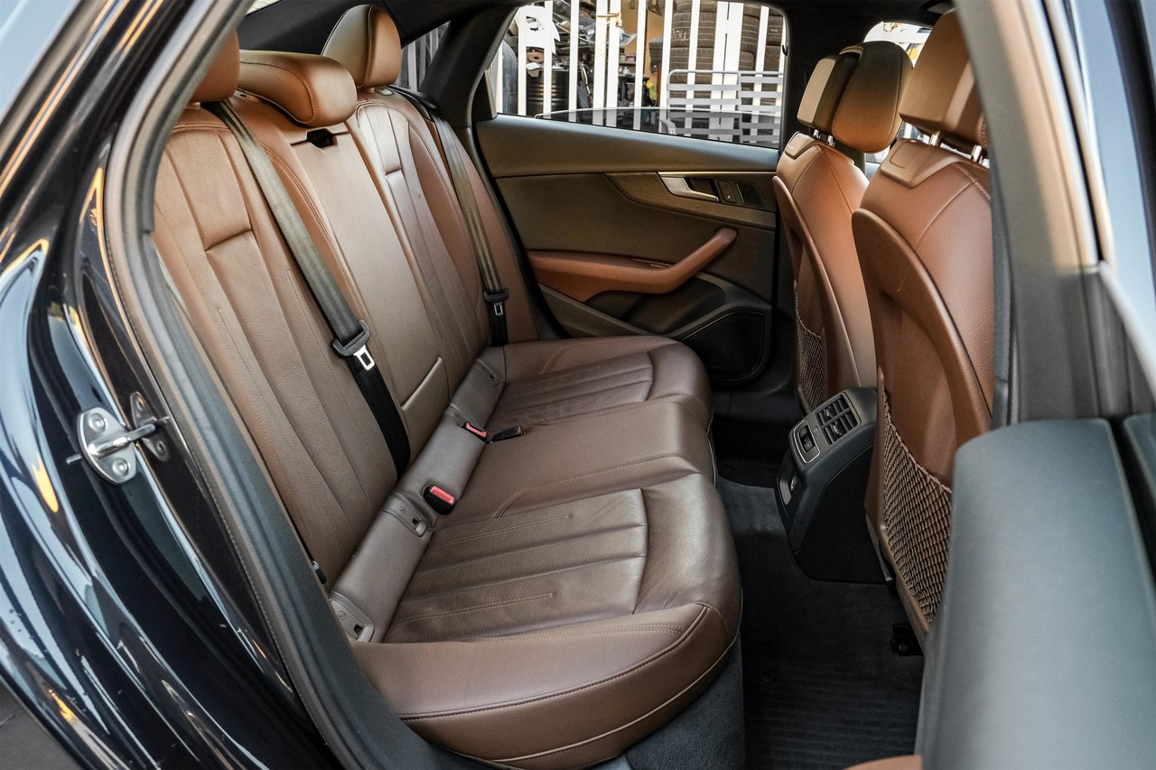 Audi A4 Vehicle Main Gallery Image 36